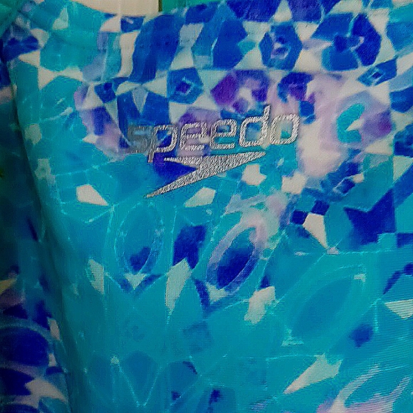 Girls Speedo One piece Swimsuit - Picture 2 of 6